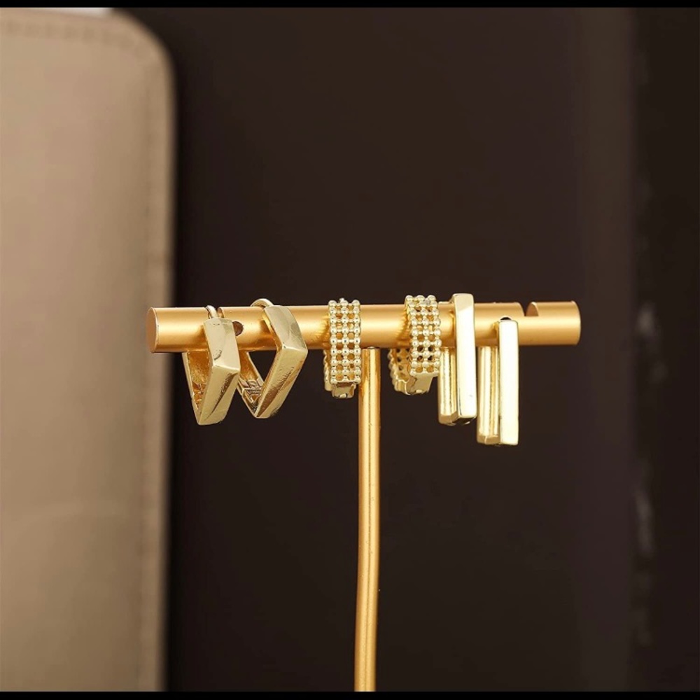 Delicate [GOLD] Minimalist Geometric Triangle Huggie Hoop Earrings - Picture 5 of 6